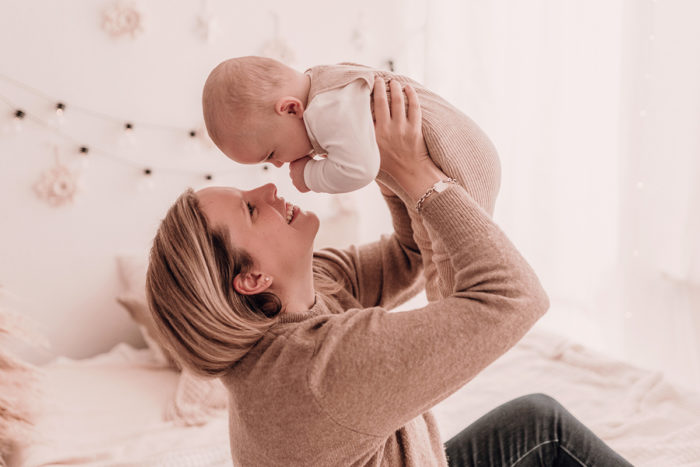 Familie im Studio fotografiert von Babyfotografin Duesseldorf einfallslicht fotografie 05