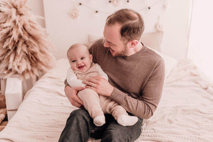 Familie im Studio fotografiert von Babyfotografin Duesseldorf einfallslicht fotografie 07