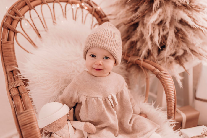 Familie mit Baby im Studio fotografiert von Babyfotografin Duesseldorf einfallslicht fotografie 02