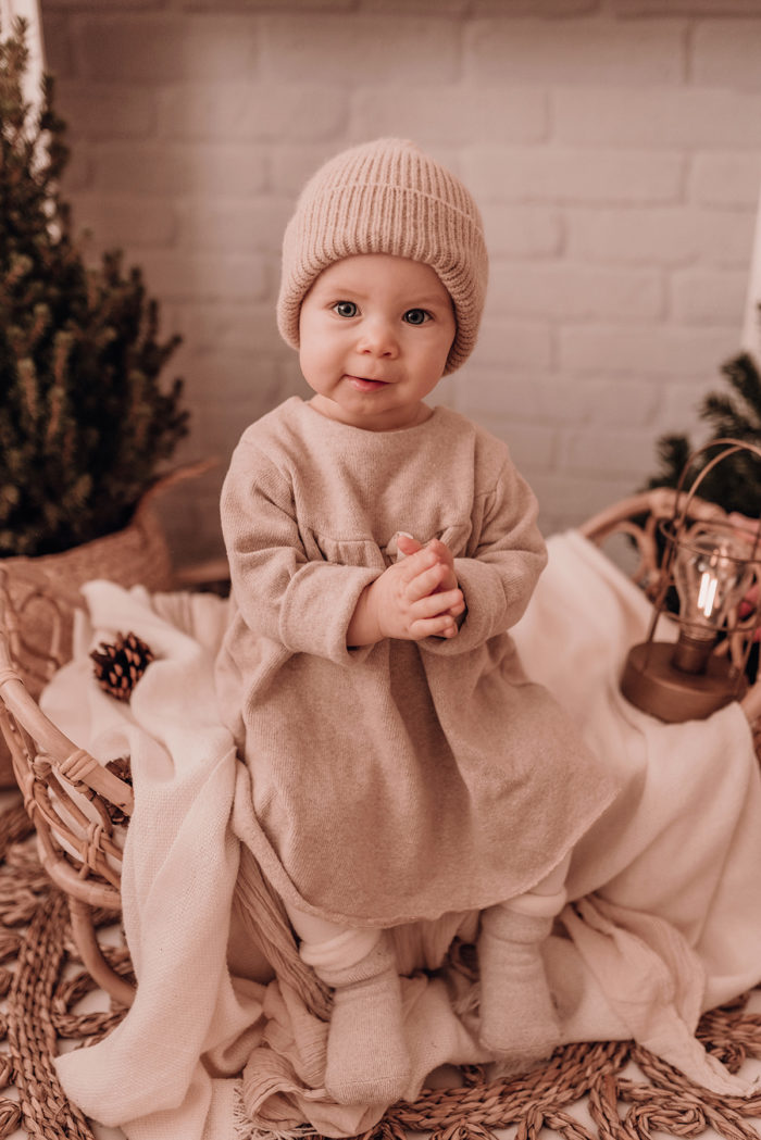 Familie mit Baby im Studio fotografiert von Babyfotografin Duesseldorf einfallslicht fotografie 06