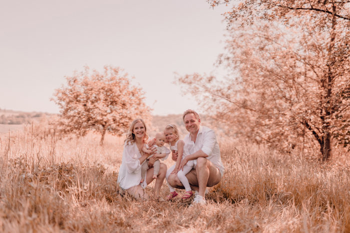 Familienshooting Düsseldorf, Familie, Geschwister, Geschwisterfotos, Babyfotos, einfallslicht fotografie, Familienbilder, Shooting im Park