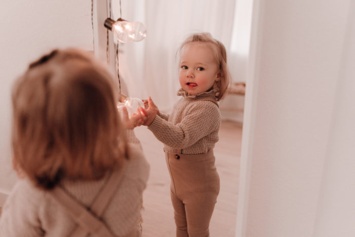 Familienshooting Düsseldorf, Familie, Geschwister, Geschwisterfotos, Babyfotos, einfallslicht fotografie, Familienbilder