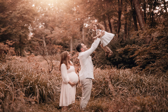 Babybauchshooting Düsseldorf, Babybauch, Familie, große Schwester, Werdende Mama, Schwangerschaft, schwanger