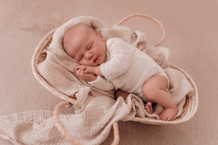 Babyfotografin Düsseldorf Babyfotos Babyshooting Familienshooting Babybauchshooting Neugeborenenshooting Newbornshooting