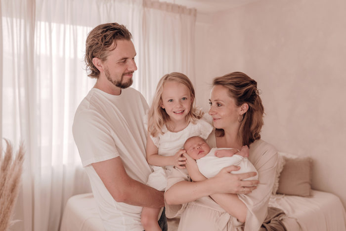 Babyfotografin Düsseldorf Babyfotos Babyshooting Familienshooting Babybauchshooting Neugeborenenshooting Newbornshooting