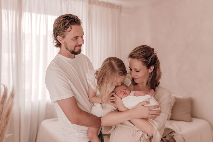 Babyfotografin Düsseldorf Babyfotos Babyshooting Familienshooting Babybauchshooting Neugeborenenshooting Newbornshooting