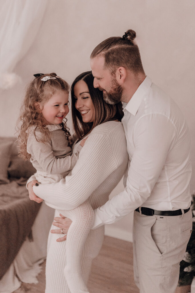 Familienfotos Mini-Shootings Weihnachten einfallslicht fotografie Familienfotos Geschwisterbilder Familienbilder Duesseldorf Familienshooting