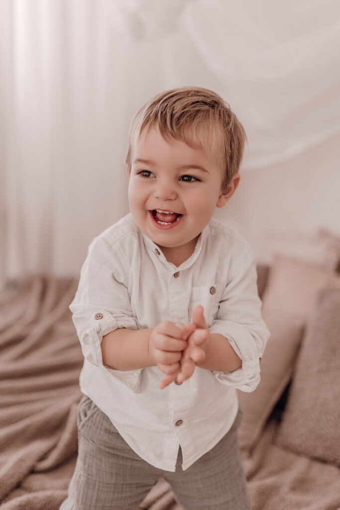 Familienfotos Mini-Shootings Weihnachten einfallslicht fotografie Familienfotos Geschwisterbilder Familienbilder Duesseldorf Familienshooting