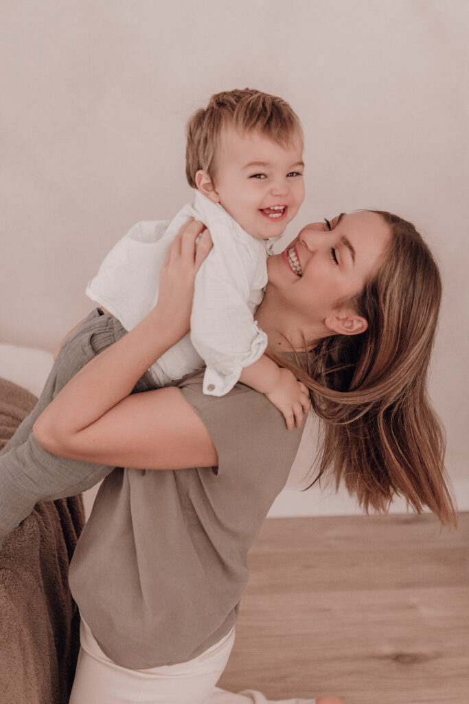 Mini-Shootings Weihnachten einfallslicht fotografie Familienfotos Geschwisterbilder Familienbilder Kinderfotos Duesseldorf