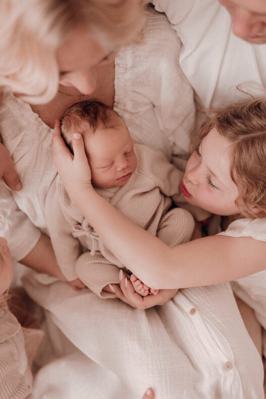 Babyfotos Düsseldorf Babyshooting Babyfotoshooting Neugeborenen Shooting Newborn Shooting einfallslicht fotografie Babyfotografin Laura Stecher